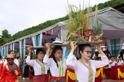 Về Rào Tre cùng đồng bào Chứt vui Tết Lấp Lỗ