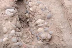 Bí ẩn bộ xương hiến tế bên dưới kim tự tháp cổ ở Peru