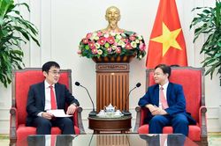 Thứ trưởng Ngoại giao Ng&ocirc; L&ecirc; Văn tiếp Chủ tịch Viện Nghi&ecirc;n cứu Kinh tế ASEAN - Đ&ocirc;ng &Aacute; (ERIA)