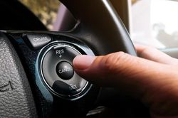 Thời điểm tồi tệ nhất không bao giờ nên bật Cruise Control để tránh mất lái khi trời mưa