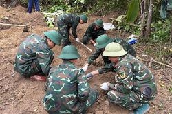 Quảng Trị quy tập 4 h&agrave;i cốt liệt sĩ c&ugrave;ng nhiều di vật chiến tranh