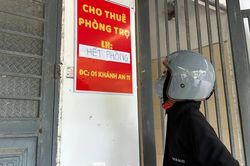 Tân sinh viên chật vật tìm nhà trọ trước thềm năm học mới