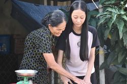 Cô bé mồ côi lớn lên từ những rổ ốc bươu, trở thành thủ khoa đại học