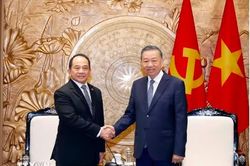 Việt Nam đề nghị Philippines phối hợp giải quyết các vấn đề có lợi ích chung trên Biển Đông