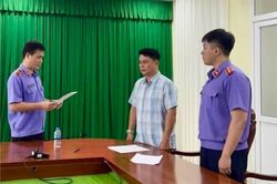 Nhóm cựu cán bộ 'đổi trắng thay đen' hồ sơ vụ tai nạn khiến vụ nữ sinh tử vong ở Vĩnh Long như thế nào?
