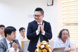 CEO Cenvi chia sẻ b&agrave;i to&aacute;n chuyển đổi hộ kinh doanh l&ecirc;n doanh nghiệp