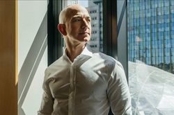 Jeff Bezos khiến bà nội bật khóc, nhận bài học nhớ đời từ ông