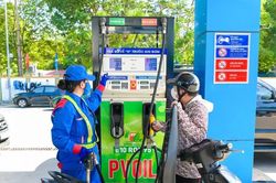 Giá xăng dầu trong nước được điều chỉnh thế nào từ 15 giờ hôm nay?