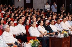 Chủ tịch Quốc hội tham dự Chương trình nghệ thuật chính luận 'Nắng Ba Đình'