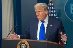 Tình thế tiến thoái lưỡng nan của Tổng thống Trump trong chiến lược với Iran