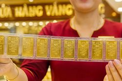 Vàng SJC bật tăng 3,8 triệu đồng/lượng trong sáng 20/8 dù giá thế giới hạ nhiệt