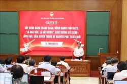 Thường trực Ban Bí thư truyền đạt chuyên đề, bồi dưỡng kiến thức đối với Uỷ viên Trung ương Đảng khoá XIV