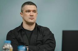 Cựu Bộ trưởng Quốc phòng Ukraine liều lĩnh với 'nước cờ bầu cử'?