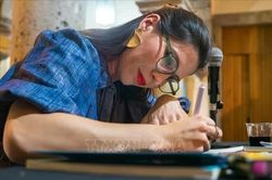 Những vần thơ nữ của thi sĩ chưa một lần đặt chân tới Việt Nam