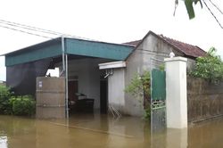 Mưa lớn dồn dập, nhiều khu vực miền núi Nghệ An bị chia cắt