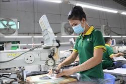 Giảm thuế thu nhập doanh nghiệp: Trợ lực tài chính gắn với yêu cầu hoàn thiện thể chế