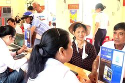 Cán bộ gần dân, xóa bỏ dần trở ngại về khoảng cách, công nghệ cùng tâm lý e ngại cho dân