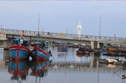 Quân đội chủ động ứng phó với áp thấp nhiệt đới trên Biển Đông