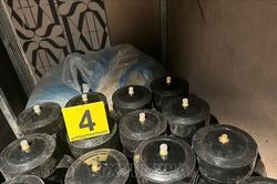 Bắt đối tượng tàng trữ, vận chuyển lượng lớn bình khí cười