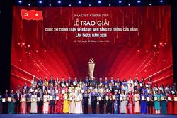 Trao giải Cuộc thi chính luận về bảo vệ nền tảng tư tưởng của Đảng trong Đảng bộ Chính phủ lần thứ 2