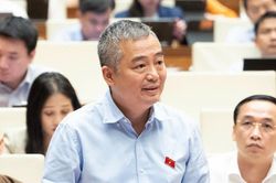 ĐBQH: Sức ép tự chủ khiến bác sĩ giỏi tìm đường lên các thành phố, mở phòng khám tư