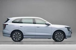 SUV PHEV hạng D công suất 408 mã lực, giá gần 470 triệu đồng