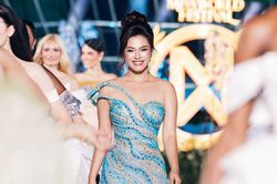 'Nổi da gà' với màn trình diễn của Phương Vy với 111 thí sinh trên sân khấu Miss World 2026