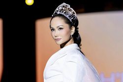 H'Hen Niê mang văn hóa dân tộc lên sân khấu