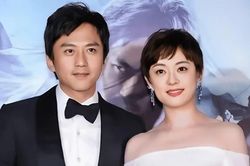 Khoảnh khắc g&acirc;y x&ocirc;n xao của T&ocirc;n Lệ v&agrave; Đặng Si&ecirc;u