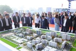 Nhà ở vừa túi tiền vì sao ngày càng khó tìm?