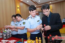 Chủ động nhận diện, n&acirc;ng cao năng lực chống h&agrave;ng giả