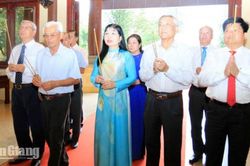 An Giang kỷ niệm 138 năm Ngày sinh Chủ tịch Tôn Đức Thắng