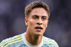 Hụt Julian Alvarez, Arsenal sẵn sàng chi 86 triệu bảng chiêu mộ tài năng Kenan Yildiz