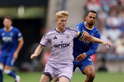 Manchester United dồn lực chiêu mộ Lewis Hall sau khi hoàn tất thương vụ Carlos Baleba