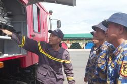 V&ugrave;ng 4 Hải qu&acirc;n huấn luyện thực h&agrave;nh nghiệp vụ ph&ograve;ng ch&aacute;y, chữa ch&aacute;y v&agrave; cứu nạn, cứu hộ
