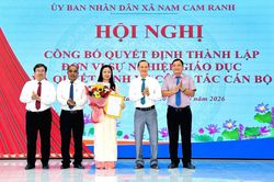 Xã Nam Cam Ranh công bố quyết định thành lập các trường học và công tác cán bộ