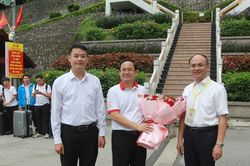 100 đại biểu thanh ni&ecirc;n Việt Nam tham gia Chương tr&igrave;nh &ldquo;Thanh ni&ecirc;n Việt Nam t&igrave;m theo dấu đỏ&rdquo; tại Trung Quốc