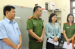 Kiểm tra việc triển khai phong trào “Bình dân học vụ số” tại Cụm số 4
