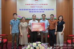 Tiếp nhận kinh ph&iacute; ủng hộ x&oacute;a nh&agrave; tạm, nh&agrave; dột n&aacute;t v&agrave; c&ocirc;ng t&aacute;c an sinh x&atilde; hội
