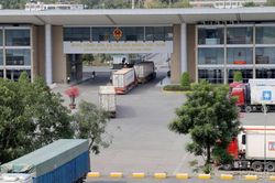 Thực hiện Bi&ecirc;n bản Hội nghị Hợp t&aacute;c H&agrave;nh lang kinh tế: Đẩy mạnh kết nối giao th&ocirc;ng, tạo thuận lợi th&ocirc;ng quan