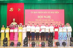 Quan tâm phát triển đội ngũ giáo viên đáp ứng yêu cầu phát triển giáo dục