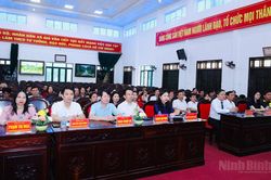 Các địa phương công bố quyết định thành lập cơ sở giáo dục công lập và công tác cán bộ