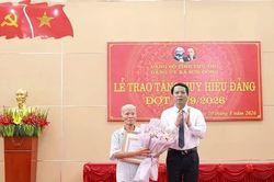 X&atilde; Sơn Đ&ocirc;ng trao tặng Huy hiệu Đảng đợt 2/9/2026