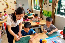 Sắp xếp trường lớp, sẵn sàng cho năm học mới