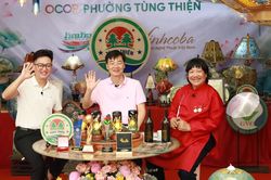 Chủ tịch x&atilde;, phường l&ecirc;n s&oacute;ng quảng b&aacute; sản phẩm OCOP