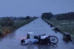 Ninh Bình: Hai phụ nữ bị sét đánh tử vong trên đường đi làm về