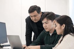 Một quốc gia Trung Á dạy AI từ trường làng đến đại học