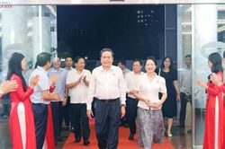 Chủ tịch Quốc hội Trần Thanh Mẫn dự Chương trình nghệ thuật chính luận 'Nắng Ba Đình'