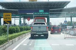 VETC tạm dừng triển khai chính sách thu phí dịch vụ tài khoản giao thông