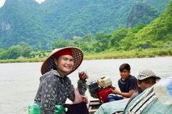 Tiếng máy thuyền giữa đại ngàn